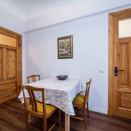 Stories Writer's Ap 40sqm Renovated Free Parking