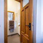 Stories Writer's Ap 39,5sqm Renovated Free Parking Appartamento Riga